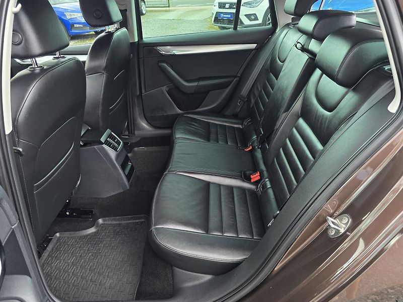 Škoda Octavia 1.4TSI NAVI XENON KŮŽE 1Majite - fotka 16 z 26