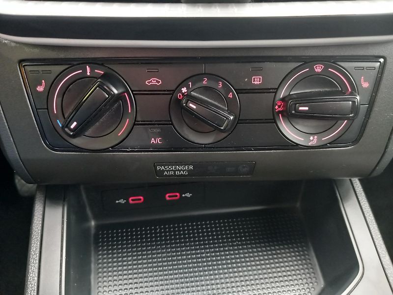 Seat Ibiza (2022) 1.MAJ. SERVISKA  ODPOČET ! - fotka 32 z 42