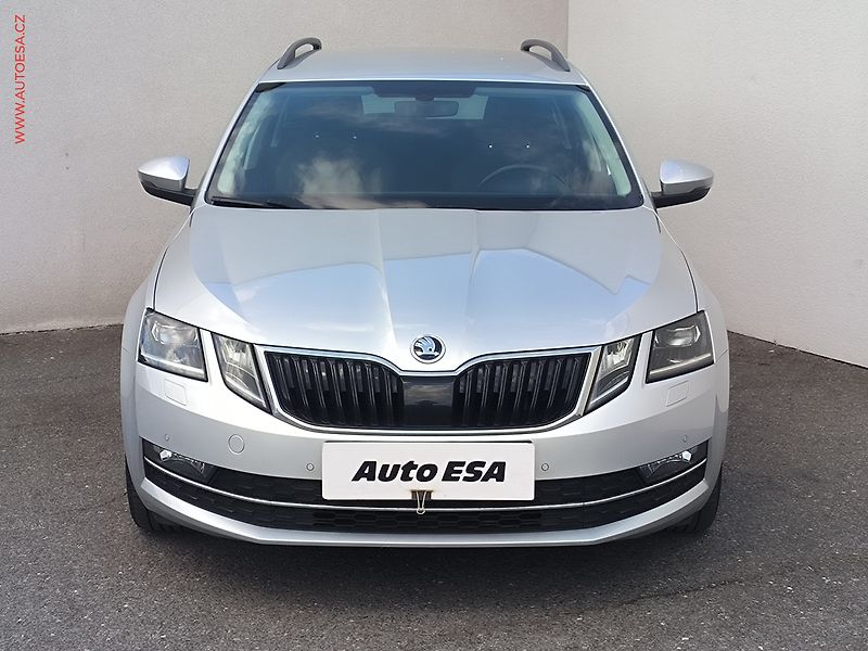 Škoda Octavia (2018) 1.6 TDi, 2.maj,ČR, Style - fotka 2 z 22