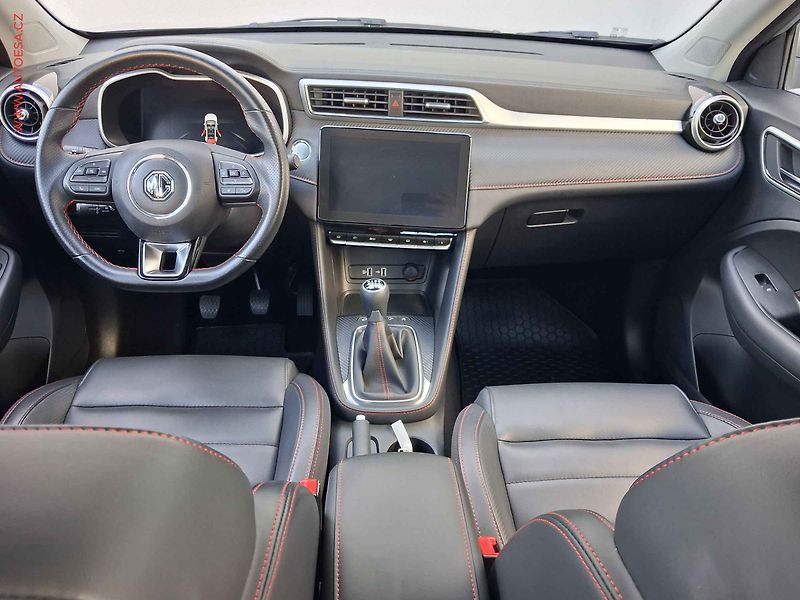 MG ZS (2023) 1.0 TGi, Luxury, LED, panor - fotka 8 z 18