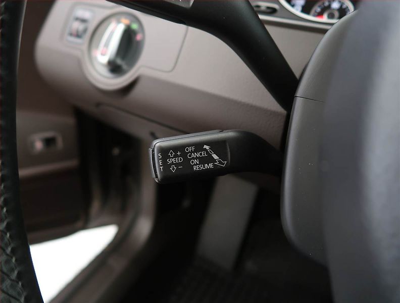Volkswagen Passat (2011) 1.6 TDI, Navi, Tempomat - fotka 21 z 22