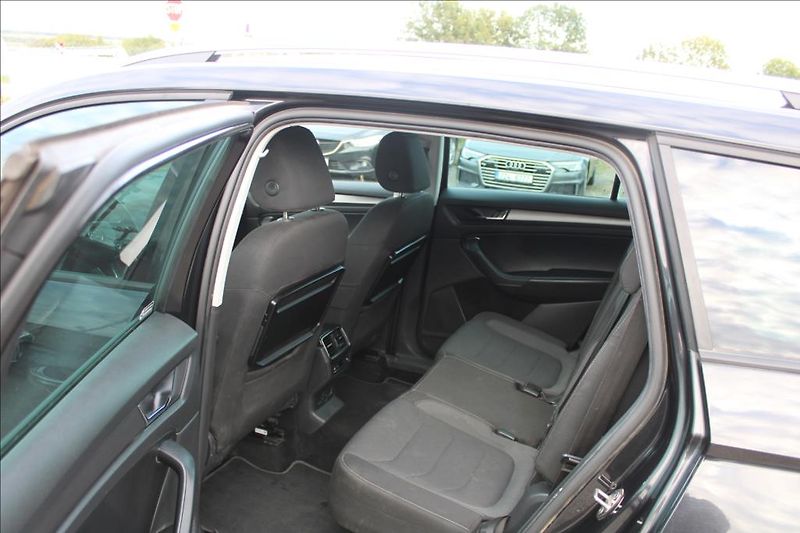Škoda Kodiaq 2,0 TDi  WEBASTO, DSG, 4 x 4 - fotka 11 z 37