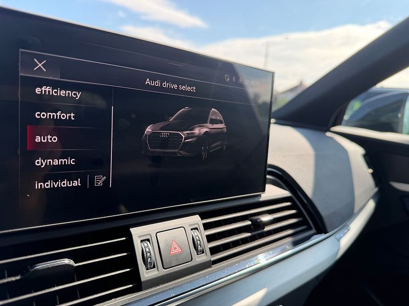 Audi Q5 S-line  2.0TDI 150kW Quattro S - fotka 16 z 23
