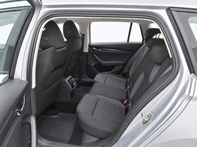 Škoda Octavia 2,0 TDI 85kW Ambition CZ DPH - fotka 13 z 35