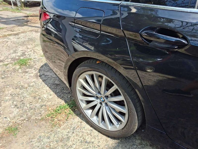 BMW Řada 5 530d xDrive AT Touring - fotka 51 z 71
