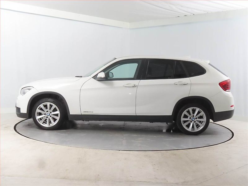 BMW X1 (2013) xLine sDrive20d, 4X4, Automat - fotka 3 z 14