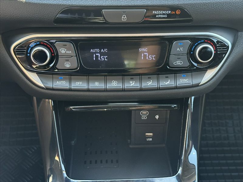 Hyundai i30 1,5 T-GDI 103kW Style - fotka 18 z 23
