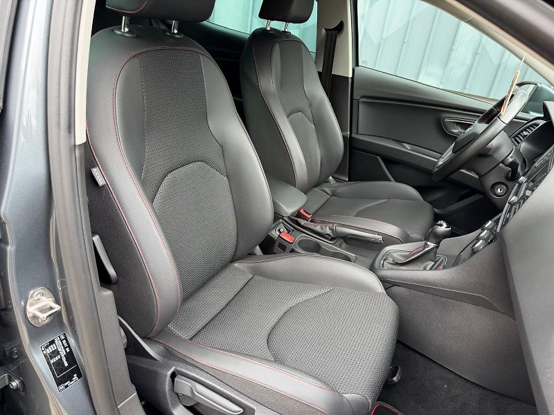 Seat Leon FR 2.0TDI LED 1.majitel - fotka 19 z 23