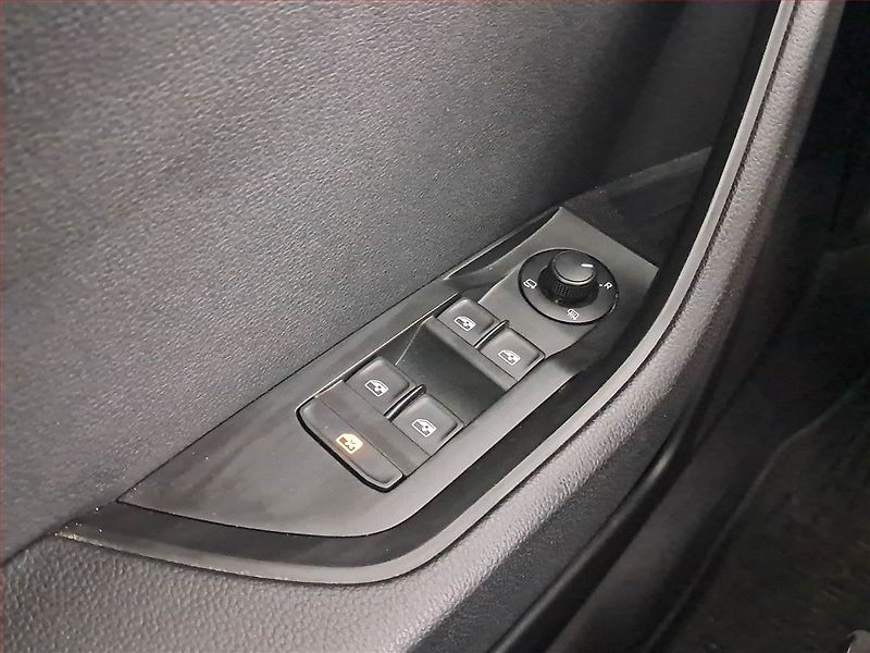 Škoda Superb (2017) 2.0 TDI, Kůže, Navi, Tempomat - fotka 19 z 19