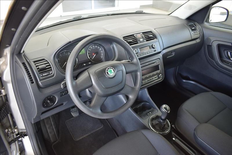 Škoda Roomster 1,2 TSi, 1.maj,SCOUT,digiklima - fotka 9 z 23