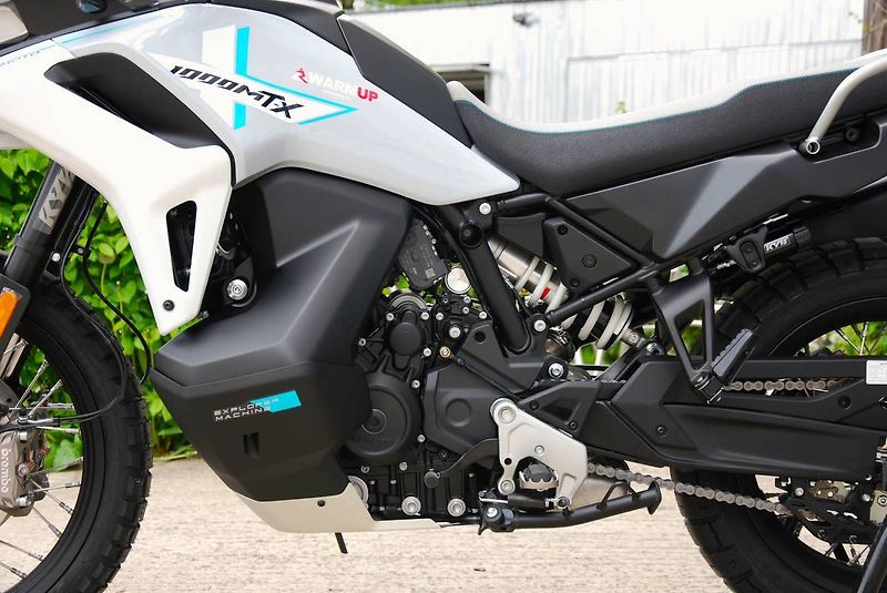 CFMOTO (2026) 1000MT-X Touring WHITE - fotka 15 z 25