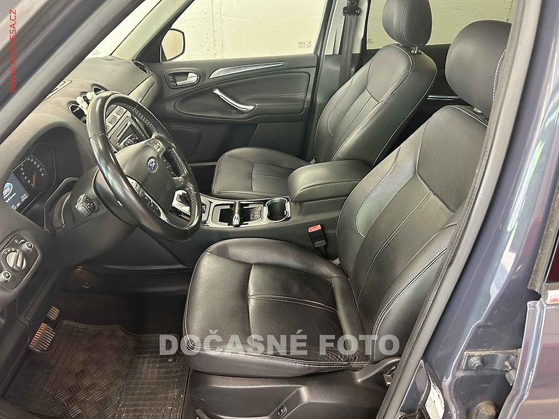 Ford S-MAX (2012) 2.0 TDCi, AT, navi, bixen - fotka 3 z 3
