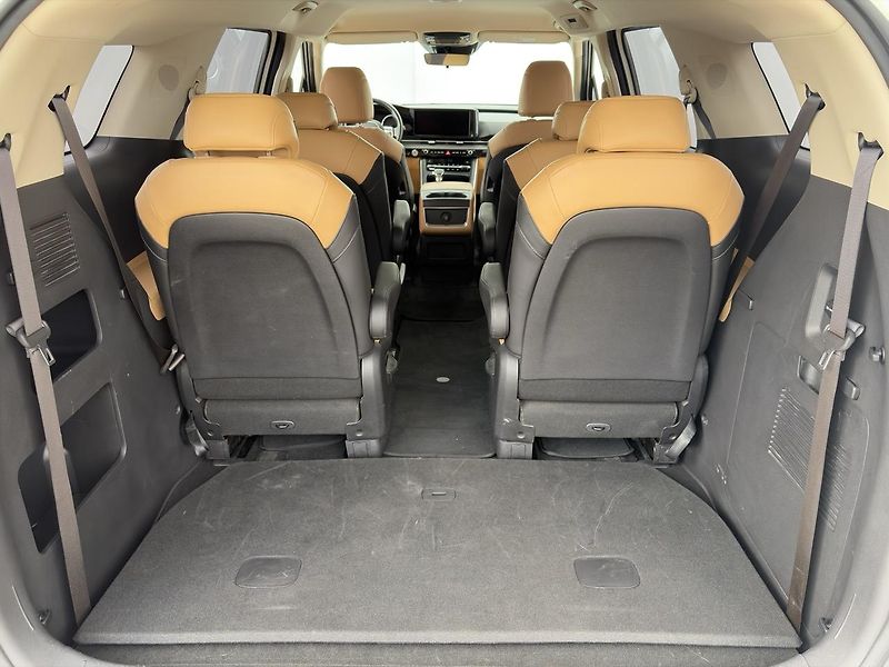 Kia Carnival (2022) 2.2 Diesel Automat 6+3 míst - fotka 31 z 34