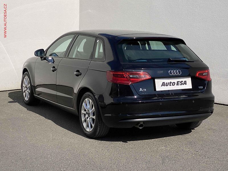 Audi A3 (2016) 1.6 TDi, 2.maj,ČR, AC, bixen - fotka 6 z 18