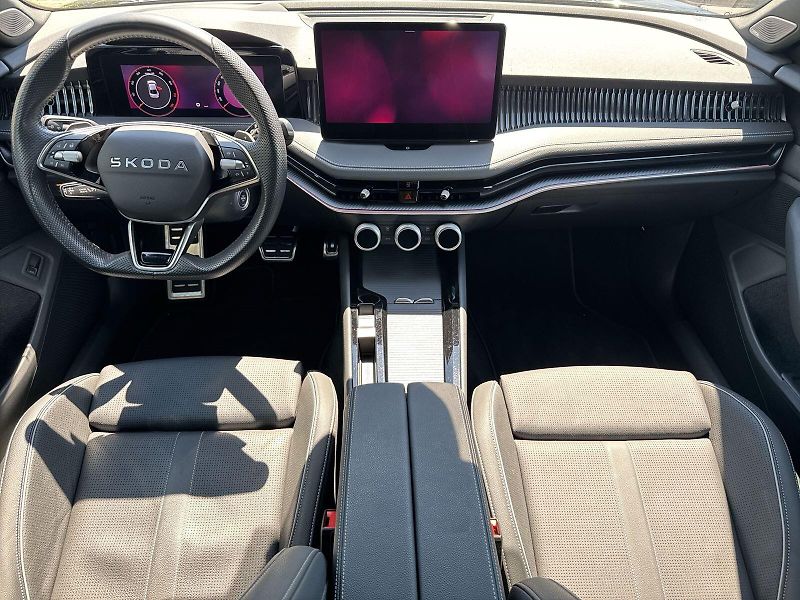 Škoda Superb (2025) 2.0 TSI 4x4 DSG Sportline - fotka 5 z 36