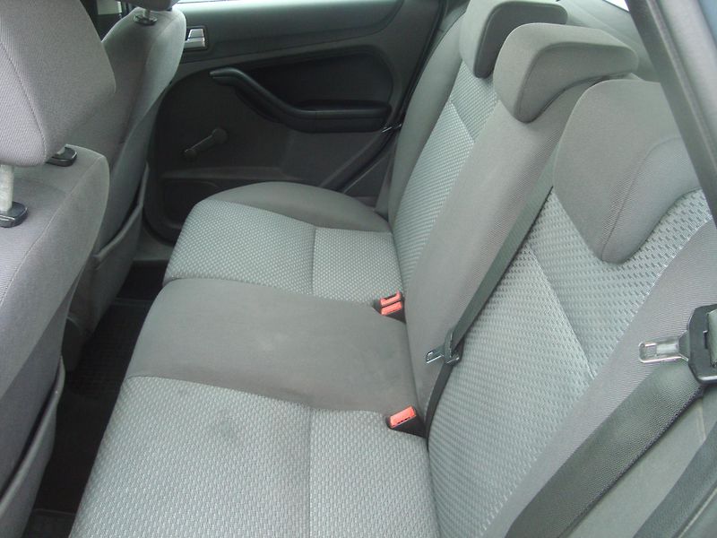 Ford Focus (2003) 1,6TDCI - fotka 8 z 19