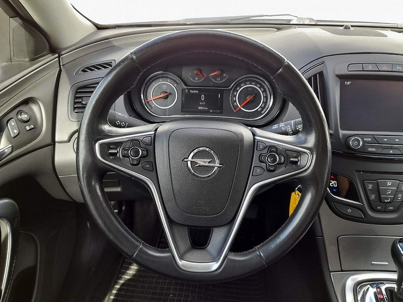 Opel Insignia SPORTS TOURER SW             1 - fotka 12 z 20