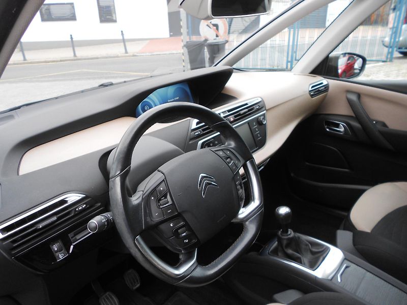 Citroën Grand C4 Picasso 2.0HDi, 110kW, MAN6, 7míst, ČR - fotka 10 z 12