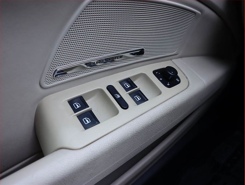 Škoda Superb (2011) 2.0 TDI, Navi, Xenony - fotka 16 z 18