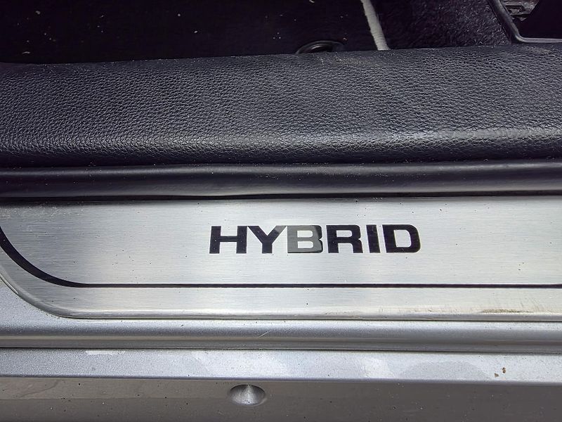 Toyota Corolla (2022) 1.8-HYBRID-KAMERA-AUT.KLIMA - fotka 15 z 19