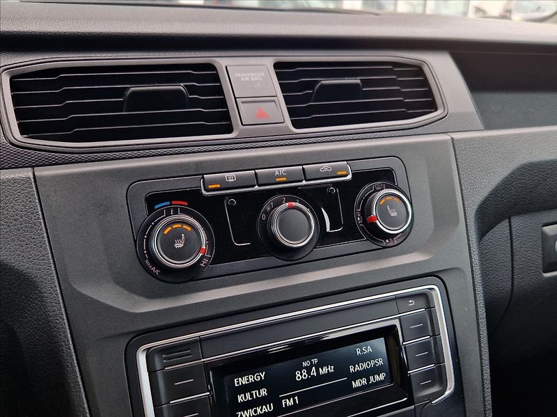 Volkswagen Caddy 1,0 TSI 75kW AC VÝHŘEV 5MÍST - fotka 27 z 32