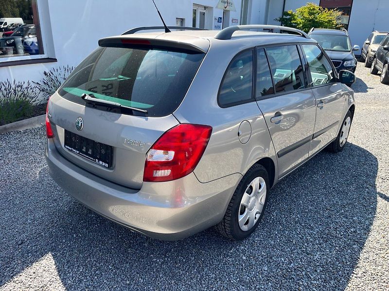 Škoda Fabia (2010) 1.2 i 70 Tis. Km - fotka 2 z 28