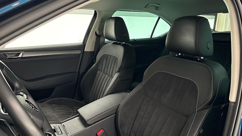Škoda Superb 2.0 TDI DSG 4x4 Style - fotka 15 z 33