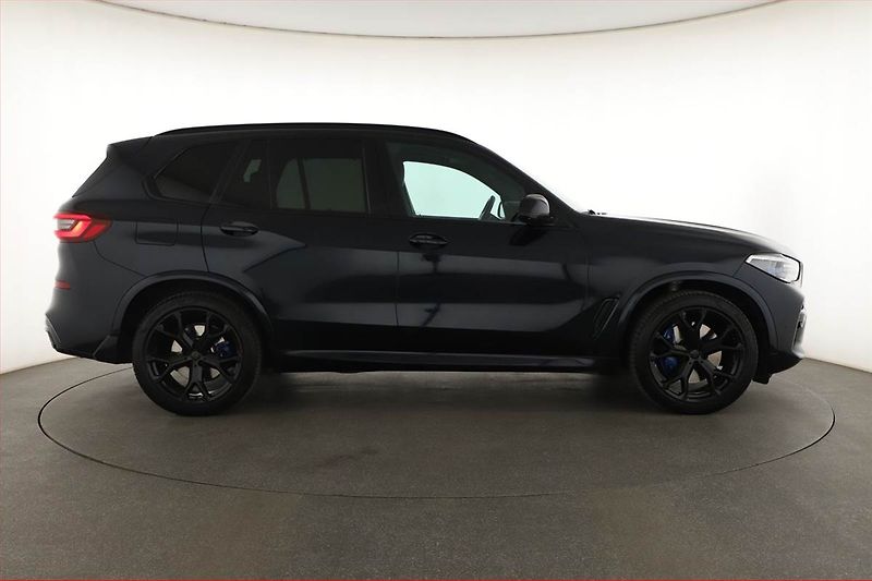 BMW X5 (2023) xDrive30d - fotka 6 z 30