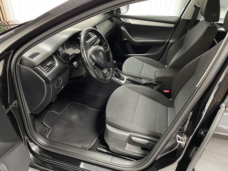 Škoda Octavia 2.0 TDi 110 kW DSG REZERVACE  - fotka 19 z 23