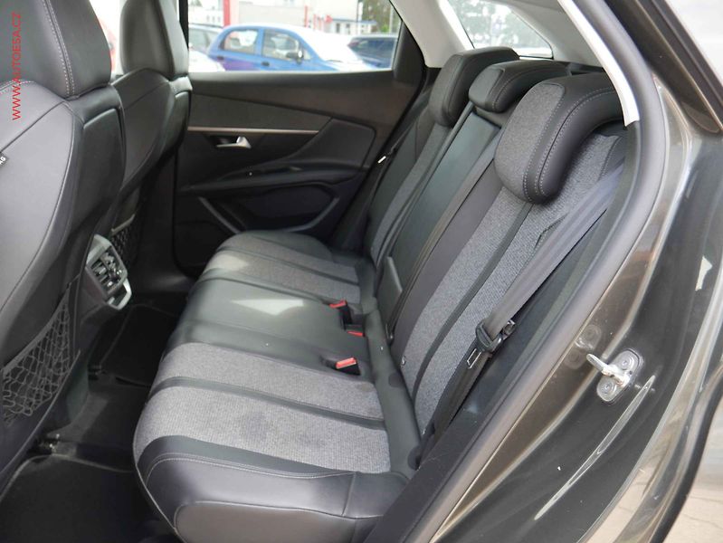 Peugeot 3008 (2019) 1.5 HDi, Allure, navi, kamera - fotka 10 z 16