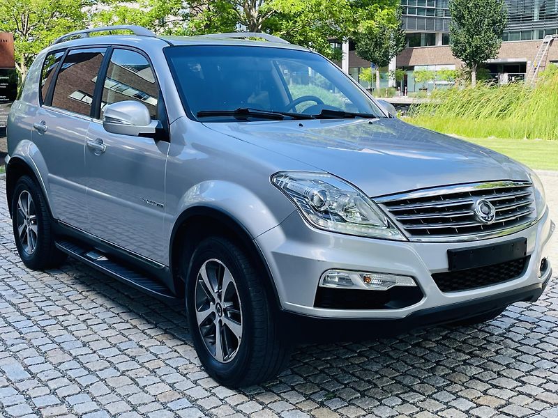 SsangYong Rexton 2.0TD 4x4 AUT KAM 7MÍST TAŽNÉ - fotka 7 z 48