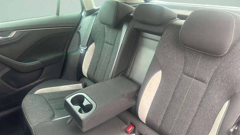 Škoda Kamiq Top Selection 1,0TSI 85kW MT6/ - fotka 21 z 25