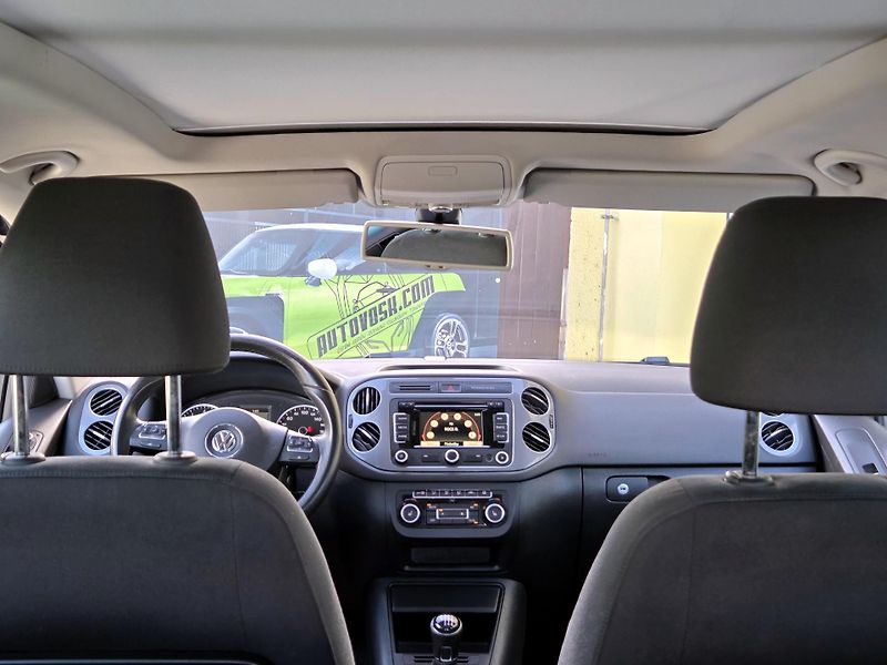 Volkswagen Tiguan 1,4TSI SPORT *SERV.KNÍŽKA*    - fotka 15 z 43