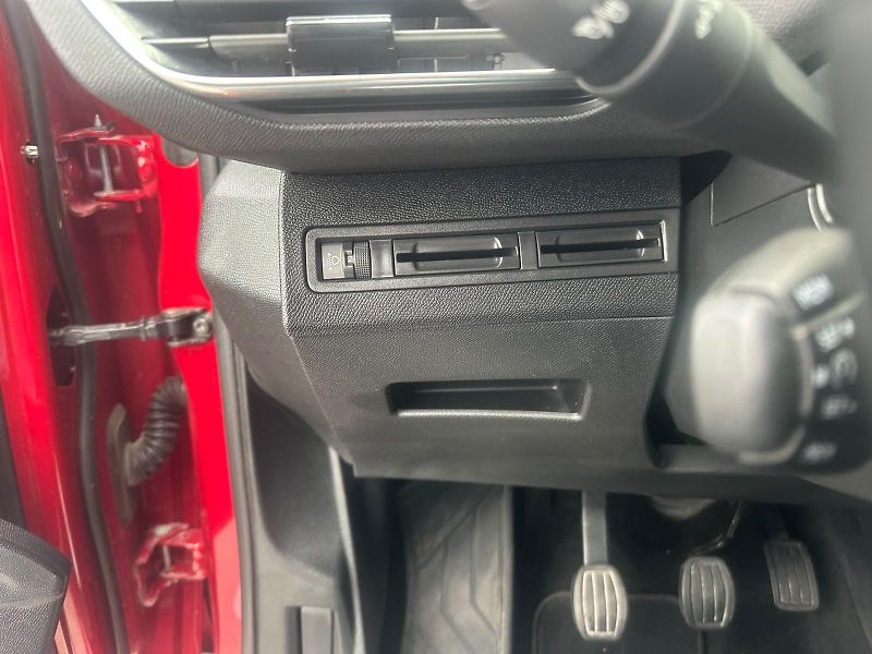 Peugeot 3008 (2021) 1.2PURETECH, 96KW, TEMP. - fotka 17 z 29