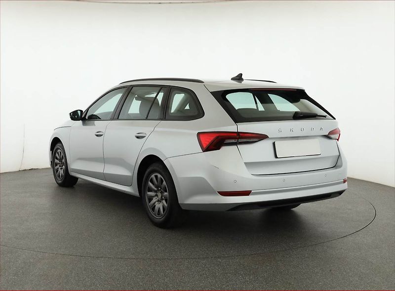 Škoda Octavia (2023) Ambition 2.0 TDI, ČR,1.maj - fotka 4 z 17