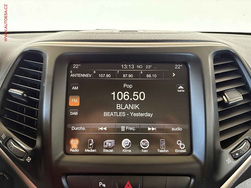 Jeep Cherokee (2015) 2.0 CRD 4x4, servis.kniha, AT - fotka 14 z 20
