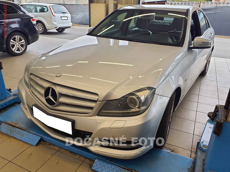 Mercedes-Benz Třídy C (2011) 2.2d - fotka 1 z 3