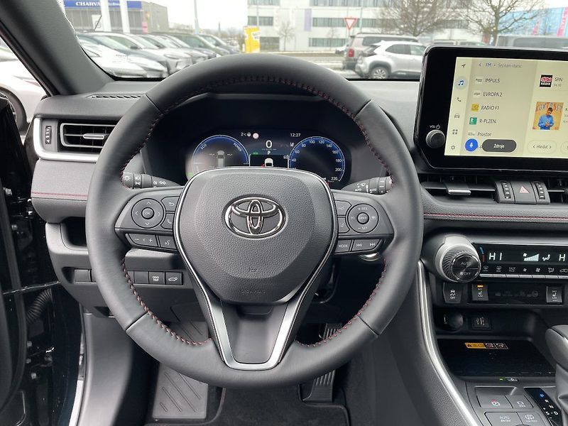 Toyota RAV4 2.5 Plug-in Hybrid ODBĚR 10/26 - fotka 17 z 34