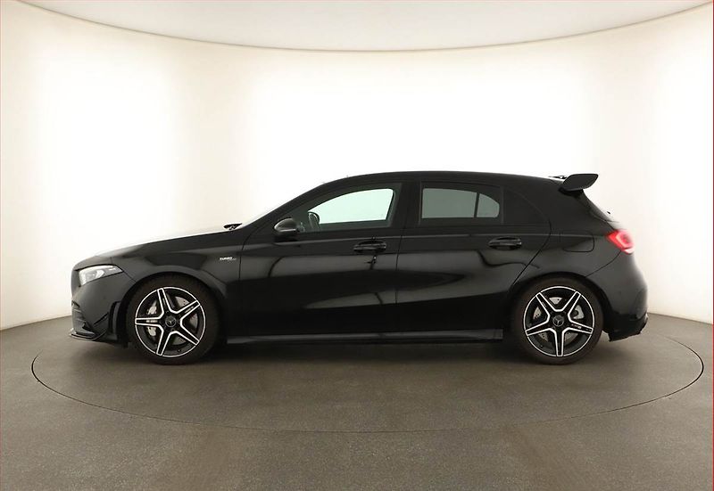 Mercedes-Benz Třídy A (2022) A 35 AMG 4MATIC - fotka 3 z 19