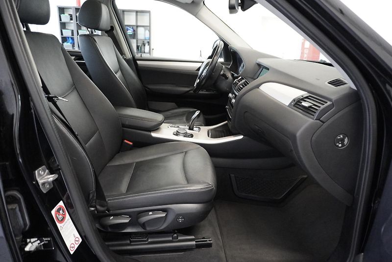 BMW X3 2.0d 110 kW SDRIVE AUTOMAT - fotka 27 z 29