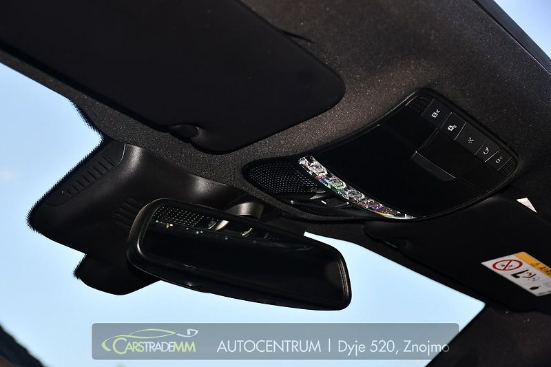 Mercedes-Benz Třídy C C63 AMG - fotka 38 z 47