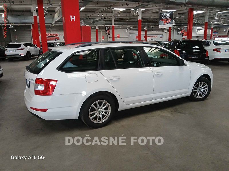 Škoda Octavia (2015) 1.6 TDI, ČR, AC, výhřev sed - fotka 2 z 3