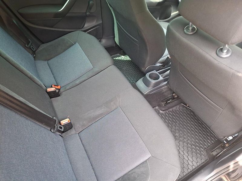 Volkswagen Polo (2012) 1.4i 63kW STYLE -VÝBAVA! - fotka 25 z 37