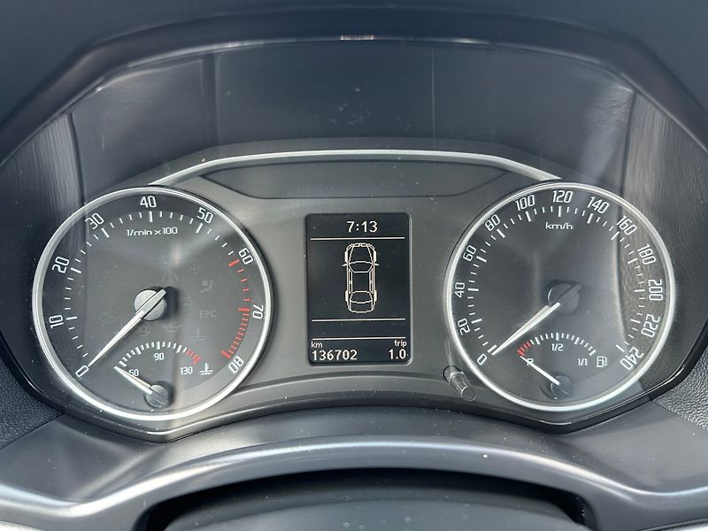 Škoda Octavia (2010) 1.4Tsi 90kw - fotka 17 z 28