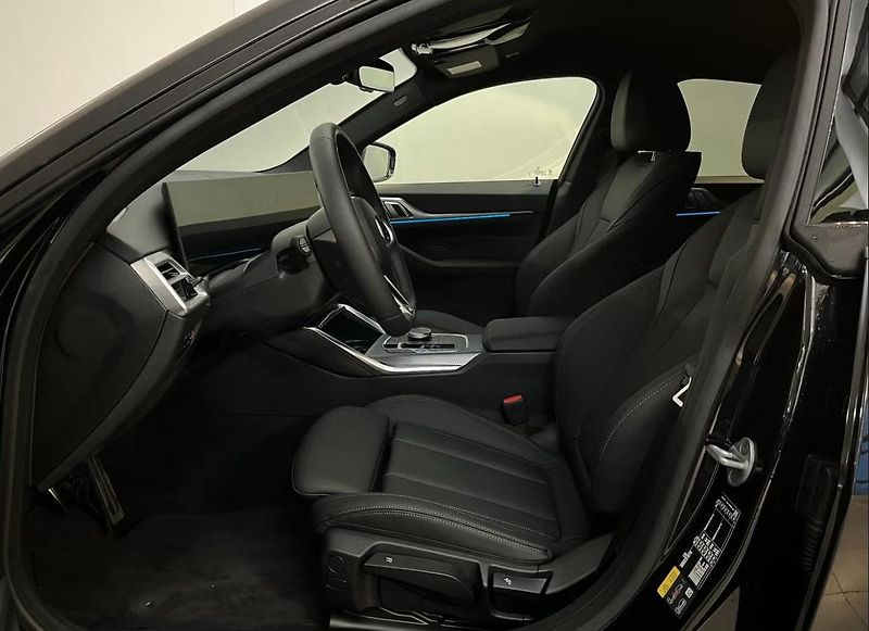 BMW i4 eDrive40 GC Tažné Ambient Kam. - fotka 5 z 13