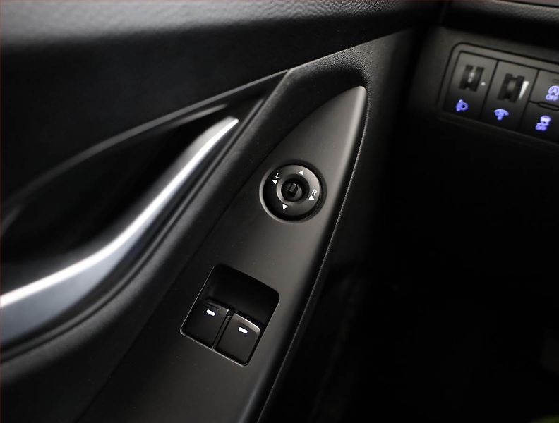 Hyundai ix20 (2019) 1.6 CVVT, Serv.kniha - fotka 12 z 14