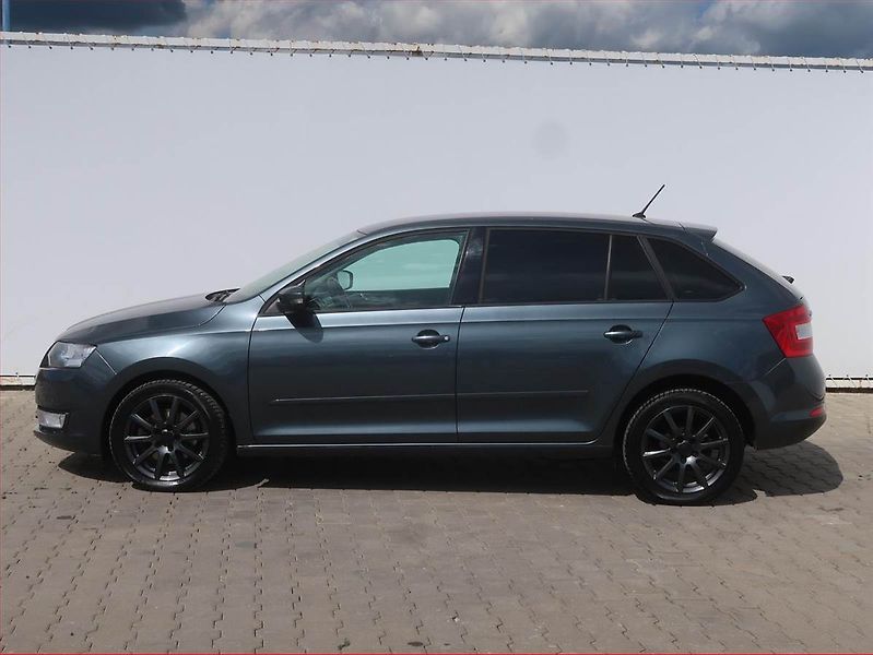 Škoda Rapid (2015) Spaceback 1.6 TDI, Xenony - fotka 3 z 17