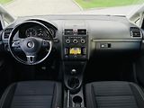Volkswagen Touran 2.0TD MANUÁL 7MÍST SERVISKA - náhled 23