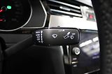 Volkswagen Passat 2,0 TDI DSG ELEGANCE 1.MAJ. CZ - náhled 16