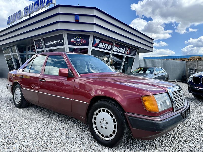 Mercedes-Benz 124 300 D 83kW ČR - fotka 3 z 17
